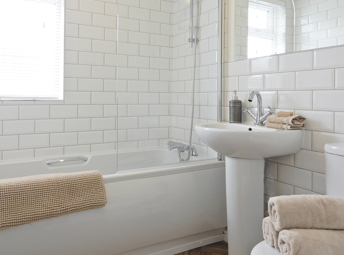 Burleigh Bathroom Woodward Lakes and Lodges