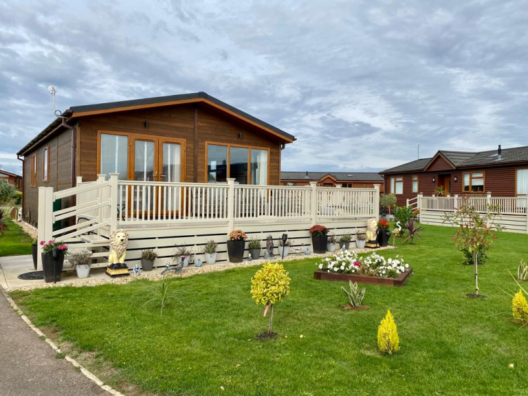 PreOwned Plantation Lodge £200,000 Woodward Lakes and Lodges