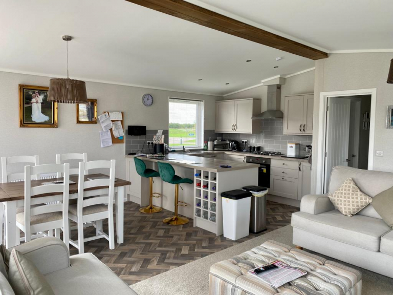 PreOwned Plantation Lodge £200,000 Woodward Lakes and Lodges